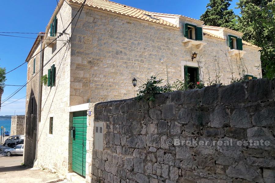 Kastela - Superbe villa en pierre avec piscine