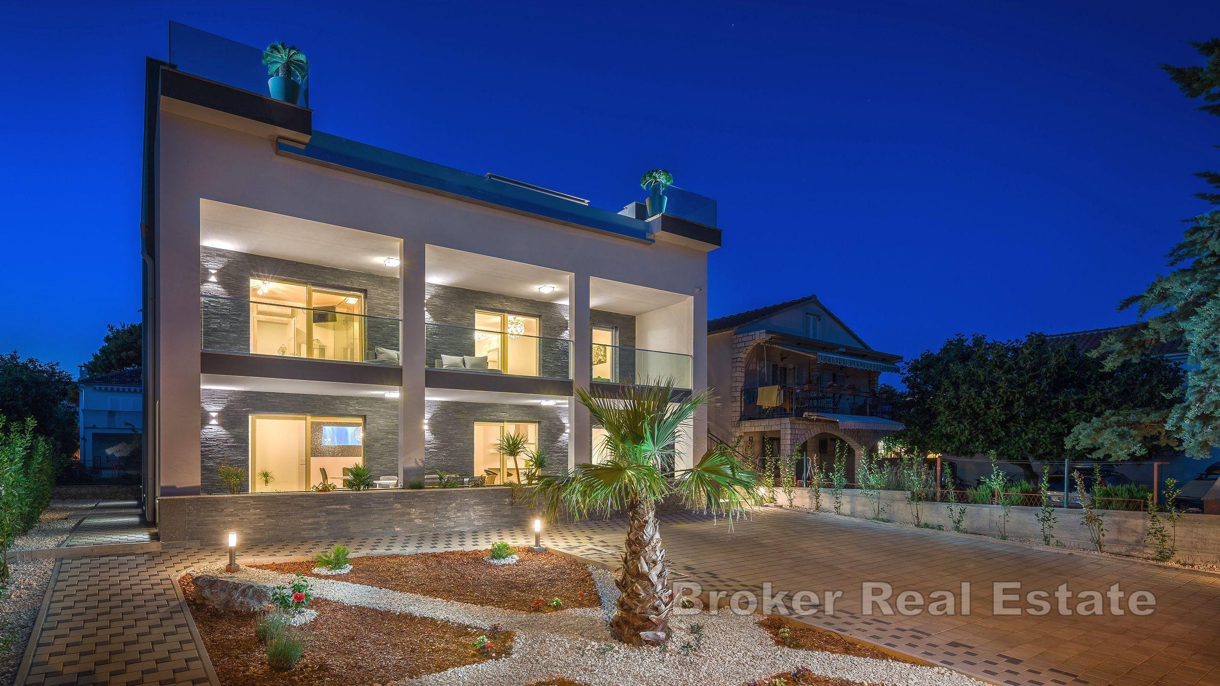 Rogoznica - Luxusná vila na 2. rade od mora