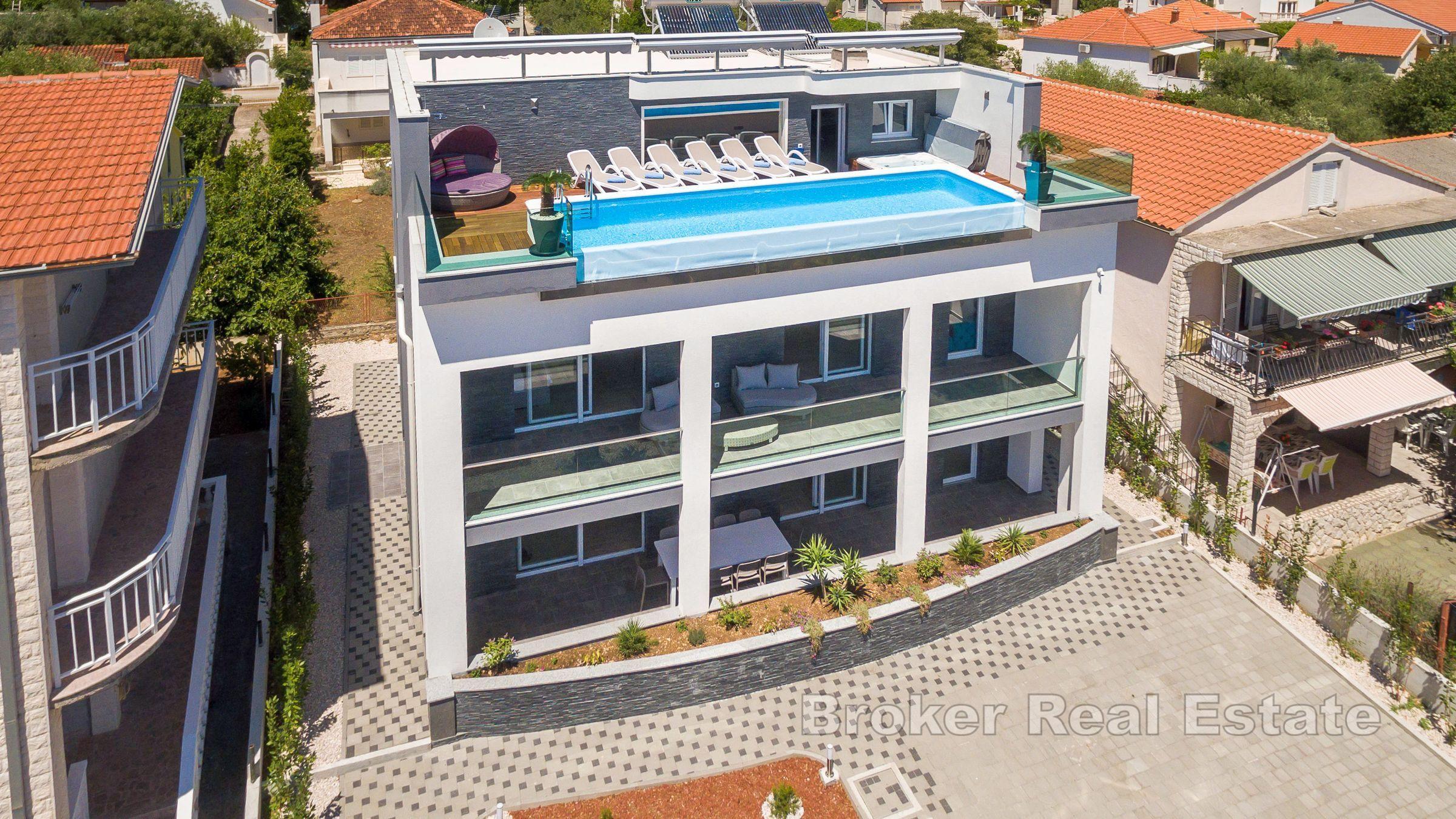 Rogoznica - Luxusná vila na 2. rade od mora