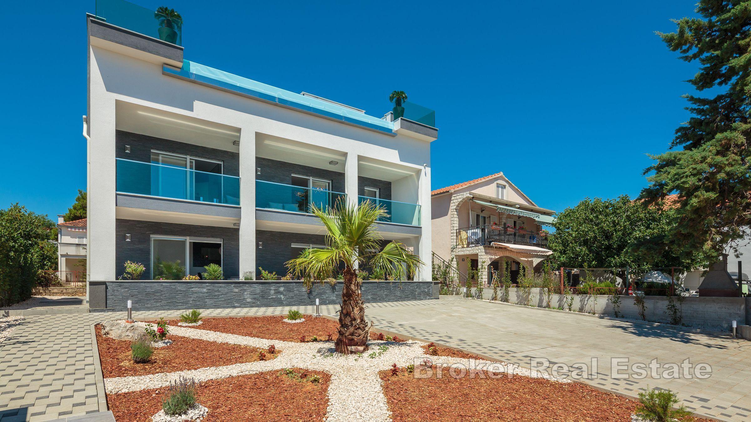 Rogoznica - Luxusná vila na 2. rade od mora