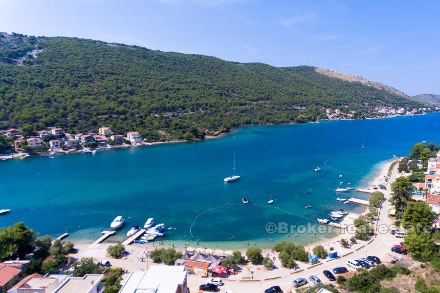 Примоштен - Новые современные апартаменты в первом и втором ряду от моря