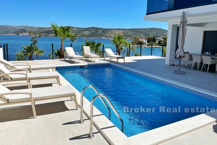 Rogoznica, krásná, moderní vila postavená v jedinečné poloze