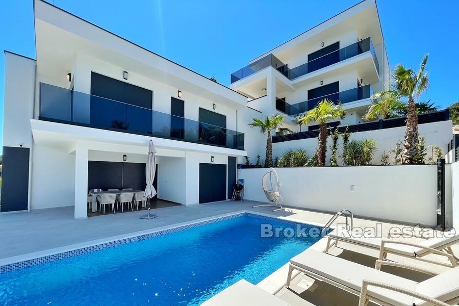 Rogoznica, piękna, nowoczesna willa zbudowana w wyjątkowej pozycji