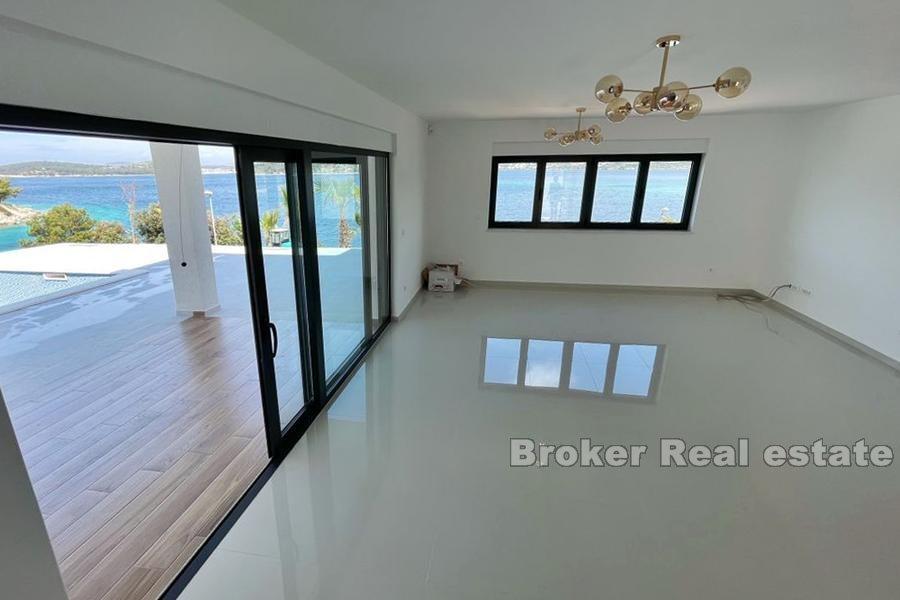 Rogoznica, piękna, nowoczesna willa zbudowana w wyjątkowej pozycji