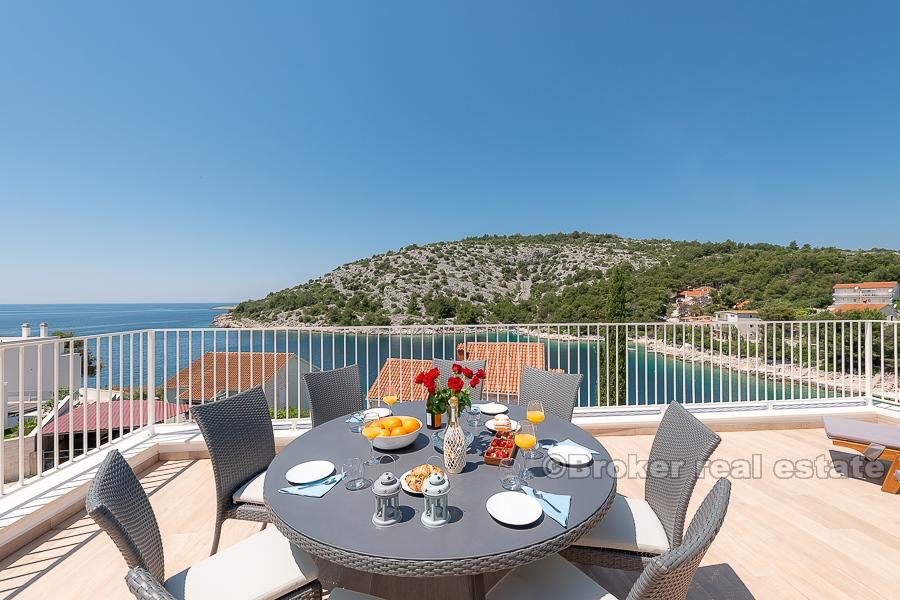 Near Rogoznica, attractive, modern villa with swimming pool