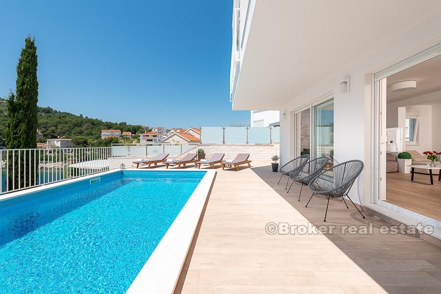 Near Rogoznica, attractive, modern villa with swimming pool