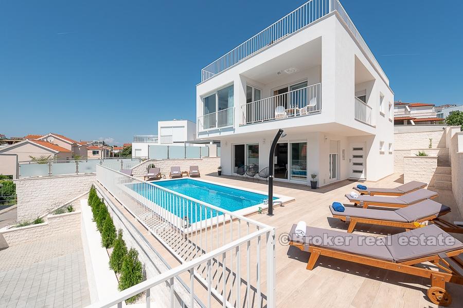 Near Rogoznica, attractive, modern villa with swimming pool