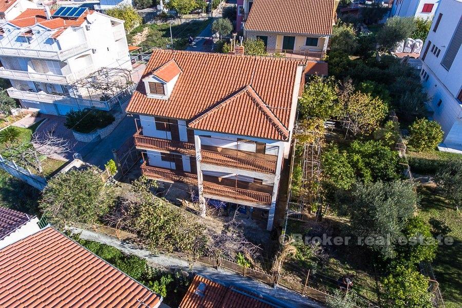 Île de Ciovo, maison à potentiel touristique