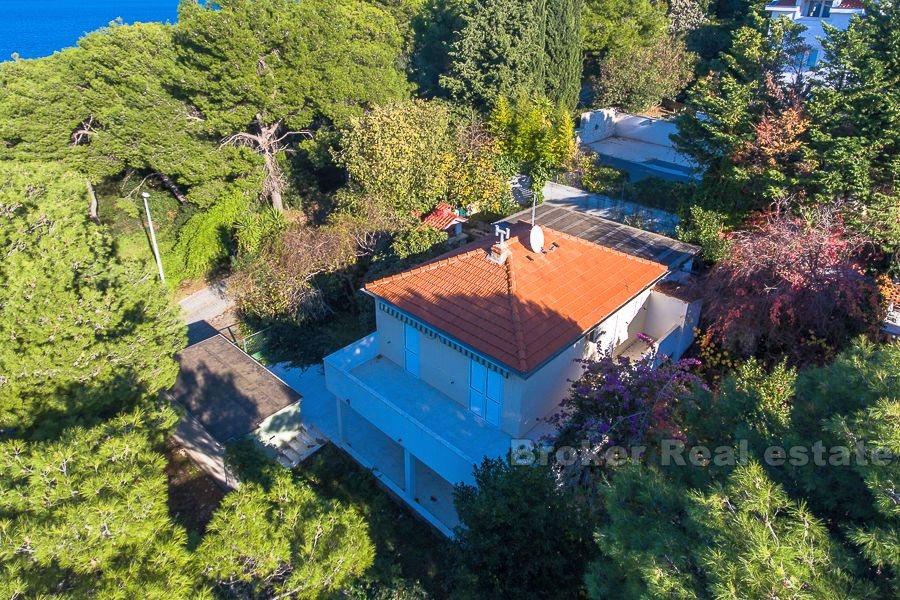 Island of Ciovo, nice house near the sea