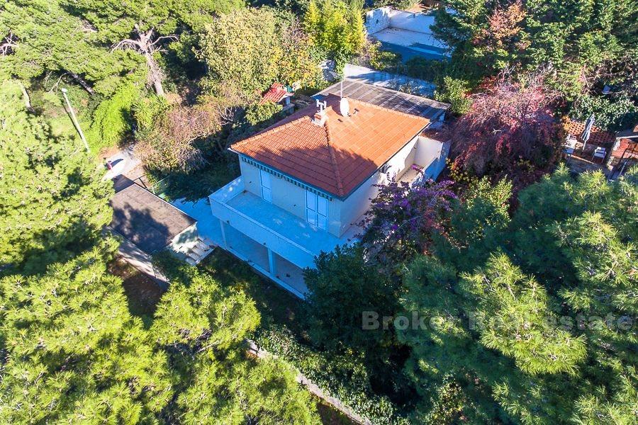 Island of Ciovo, nice house near the sea