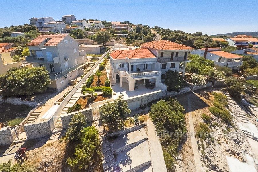 Rogoznica, villa dans la première rangée de la mer