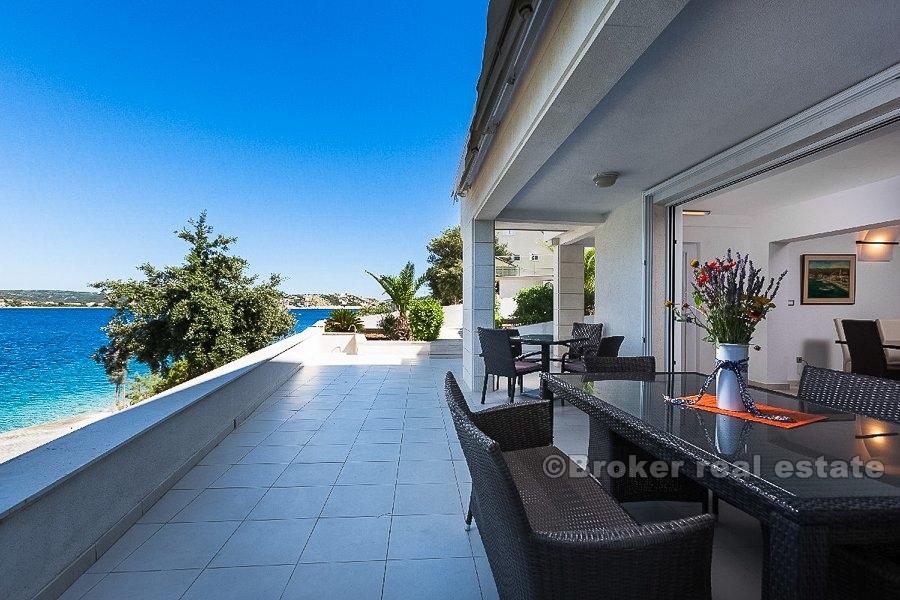 Rogoznica, villa i første rad til sjøen