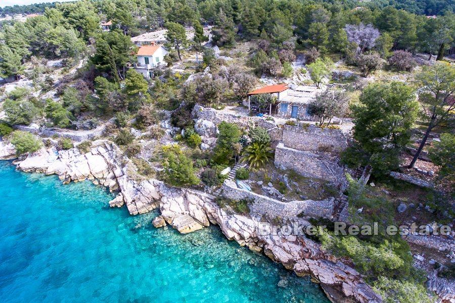 Island of Brac, house in the first row to the sea, an exceptional location