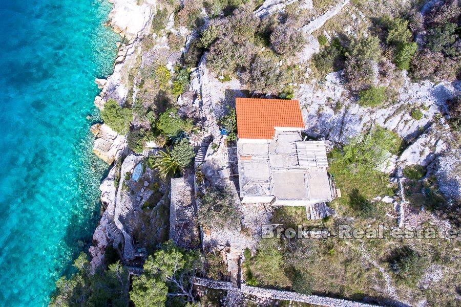 Island of Brac, house in the first row to the sea, an exceptional location