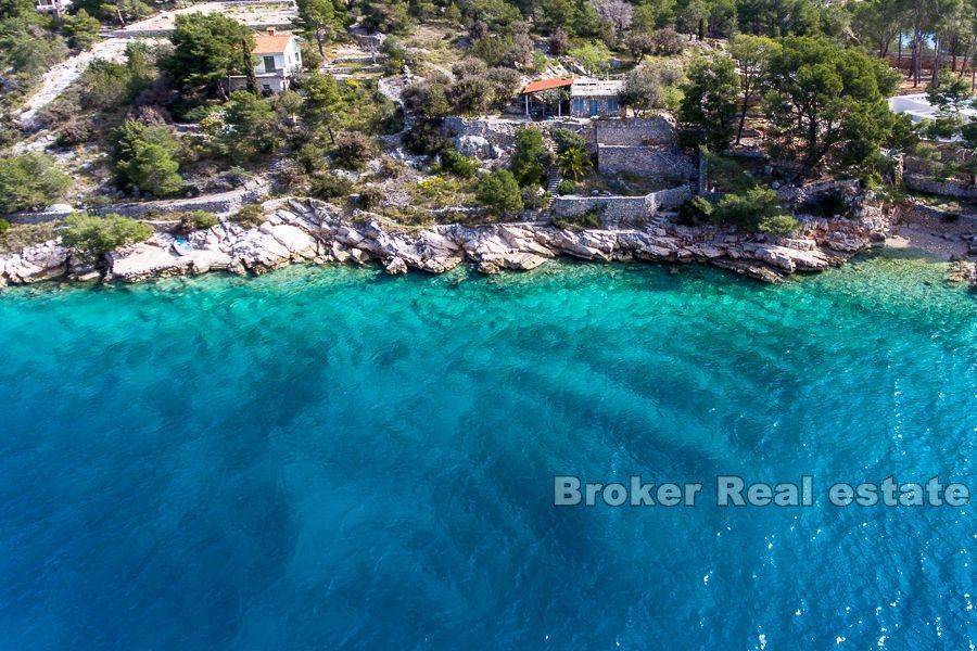 Island of Brac, house in the first row to the sea, an exceptional location