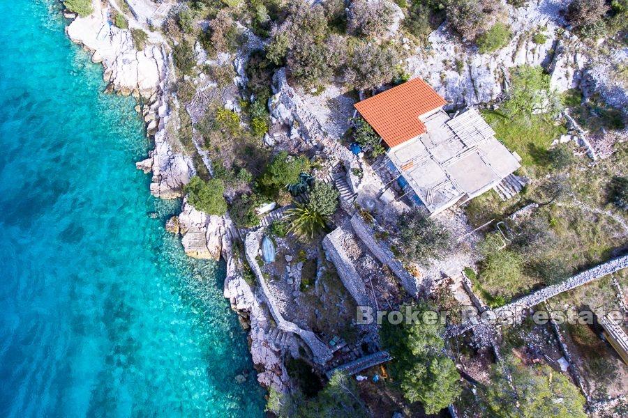 Island of Brac, house in the first row to the sea, an exceptional location