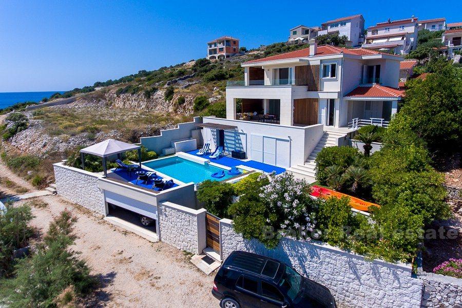 Rogoznica, vakker villa ved sjøen med svømmebasseng