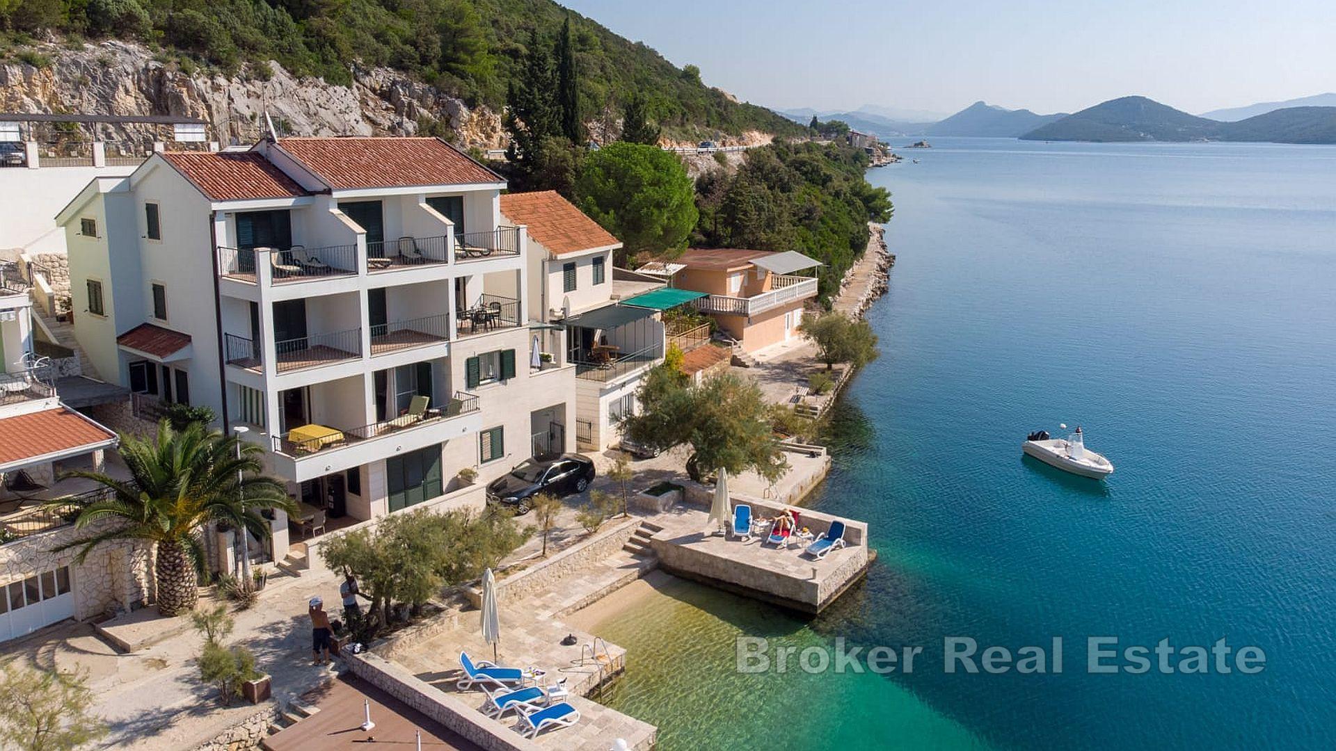 Ploce, immeuble dans la première rangée de la mer