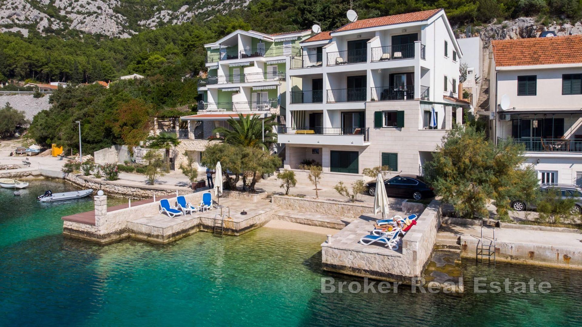 Ploce, immeuble dans la première rangée de la mer