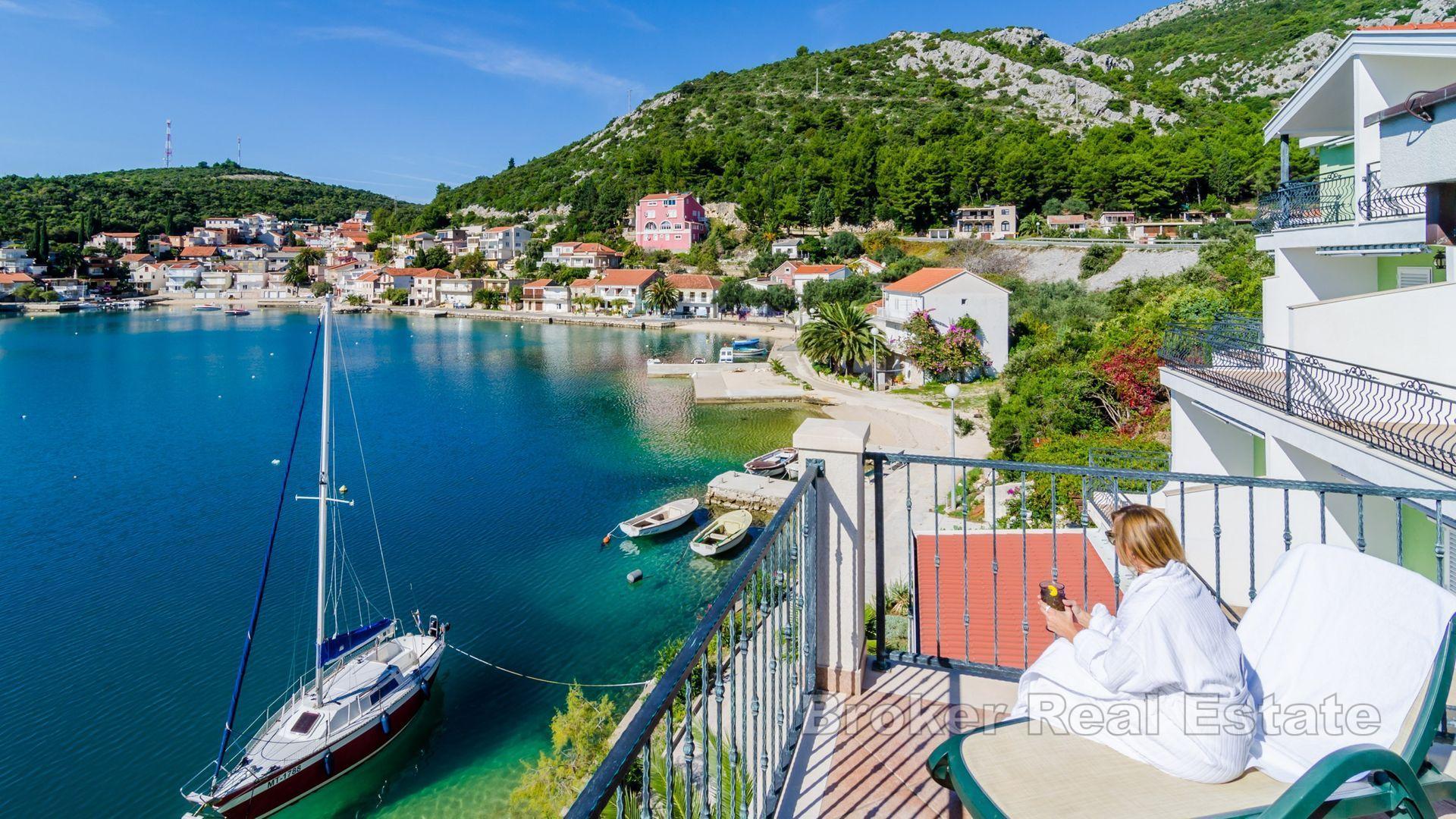 Ploce, immeuble dans la première rangée de la mer
