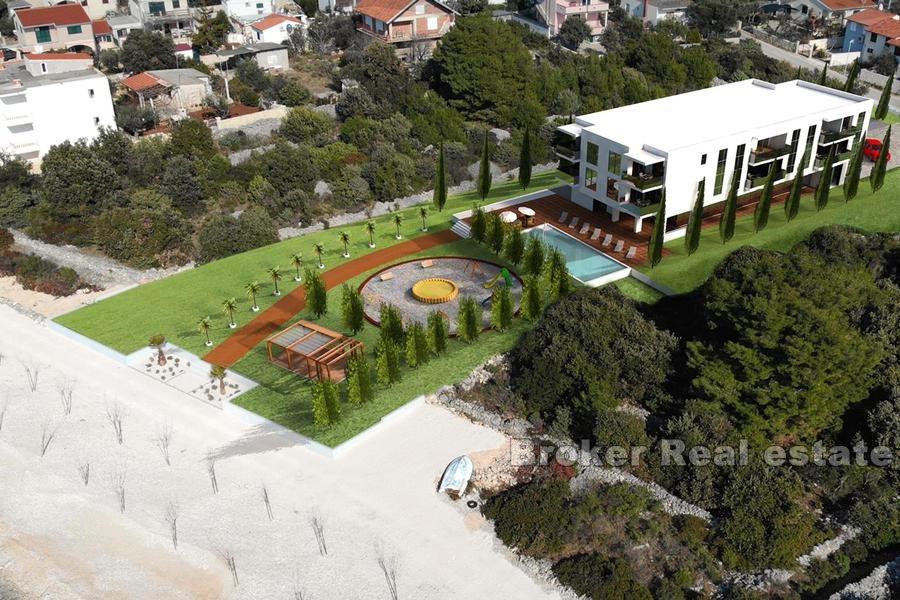 Rogoznica, Baugrundstück, erste Reihe zum Meer