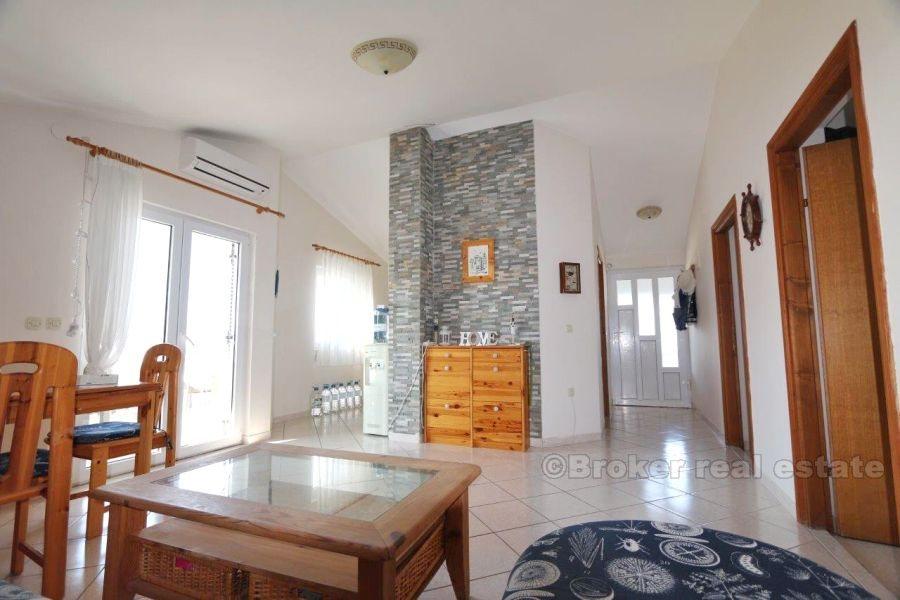 Wyspa Vir, dom w pierwszym rzędzie do morza