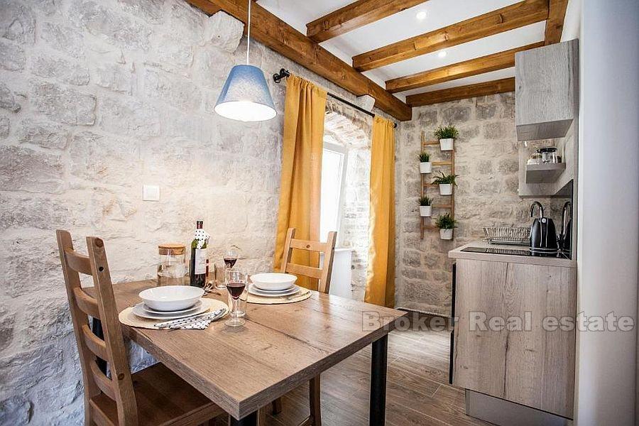 Trogir, vieille maison en pierre rénovée, opportunité touristique