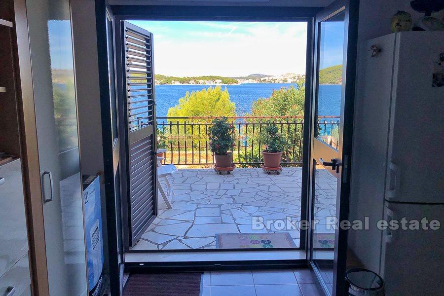 Rogoznica, tomannsbolig med vakker utsikt, 25 meter fra stranden