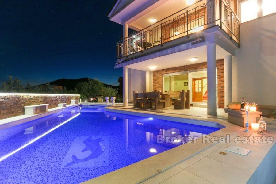 Marina, rodinná vila s bazénem