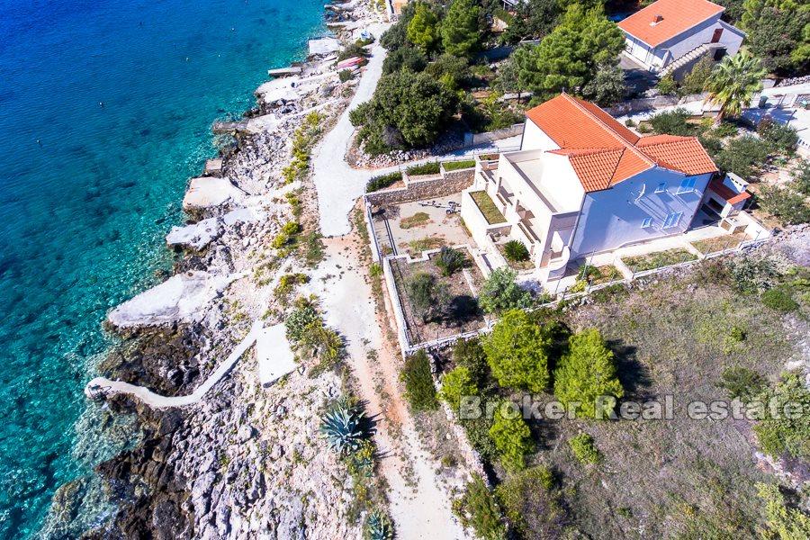 Rogoznica, skvělé umístění, dům první řadě k moři