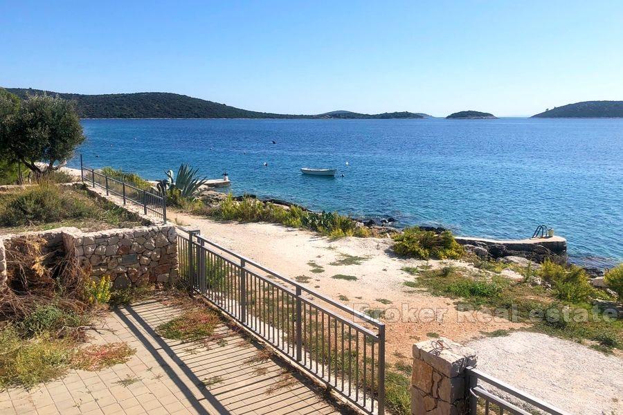 Rogoznica, świetna lokalizacja, dom pierwszym rzędzie do morza