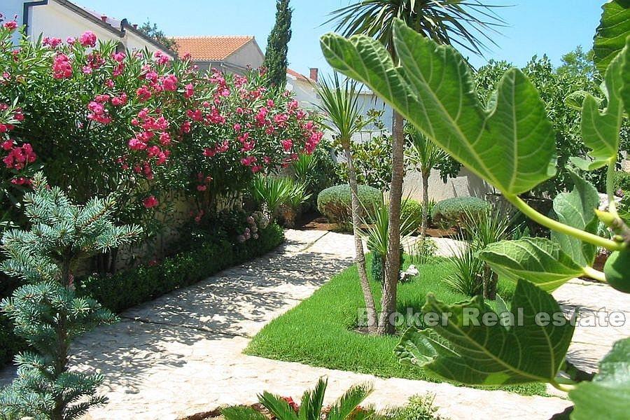 Rogoznica, krásny dom len 30 metrov od mora