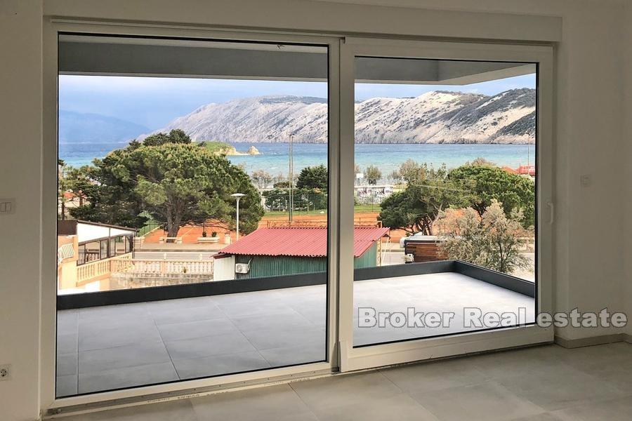 Wyspa Rab, apartamenty z dwiema sypialniami w nowym budynku z widokiem na morze