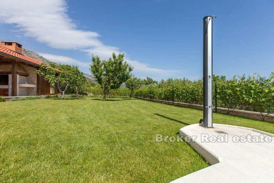 Kastela, villa med havsutsikt och pool