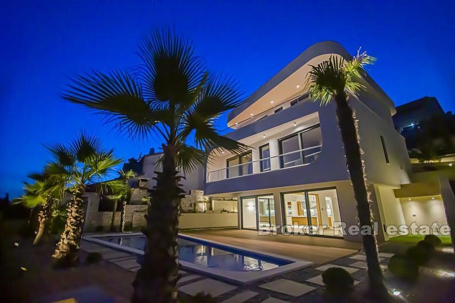 Øya Ciovo, moderne villa ved sjøen