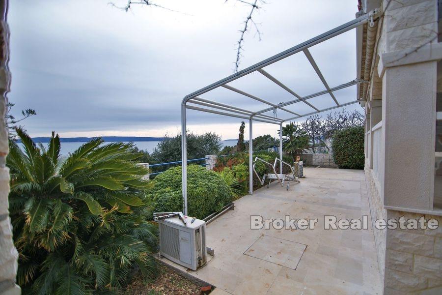 Wyspa Ciovo, ciekawy dom pierwszym rzędzie do morza