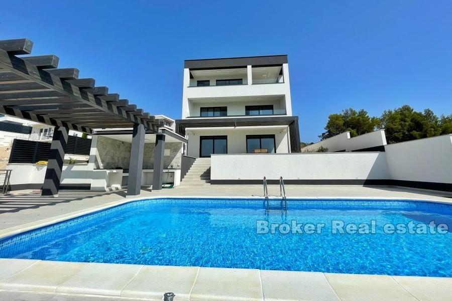 Vicino a Primosten, villa moderna con vista panoramica sul mare