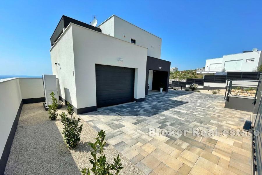 Vicino a Primosten, villa moderna con vista panoramica sul mare