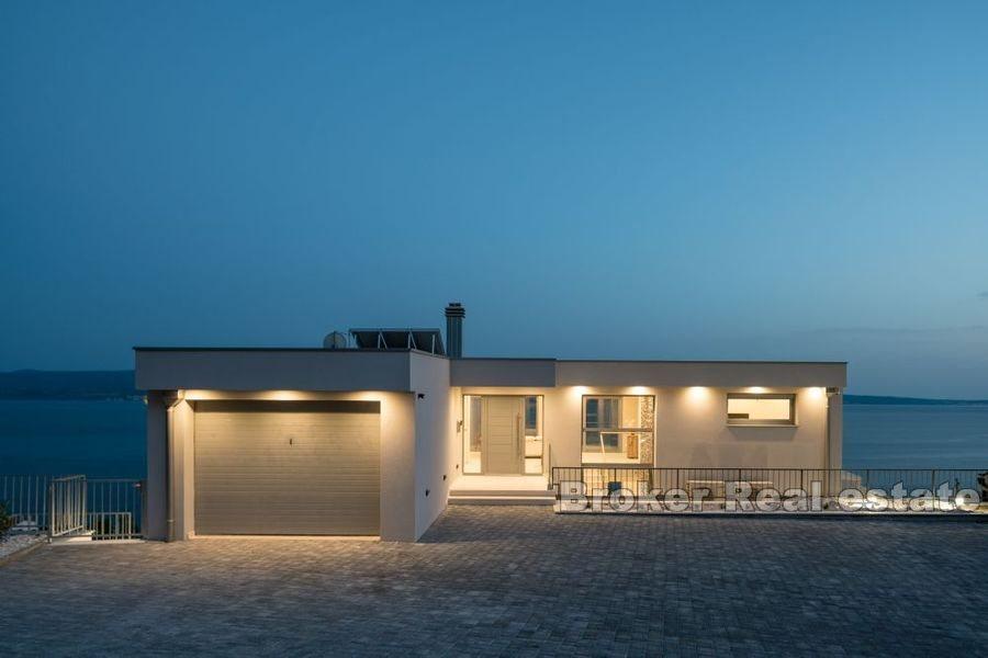 Vicino a Omis - Villa moderna con vista panoramica sul mare