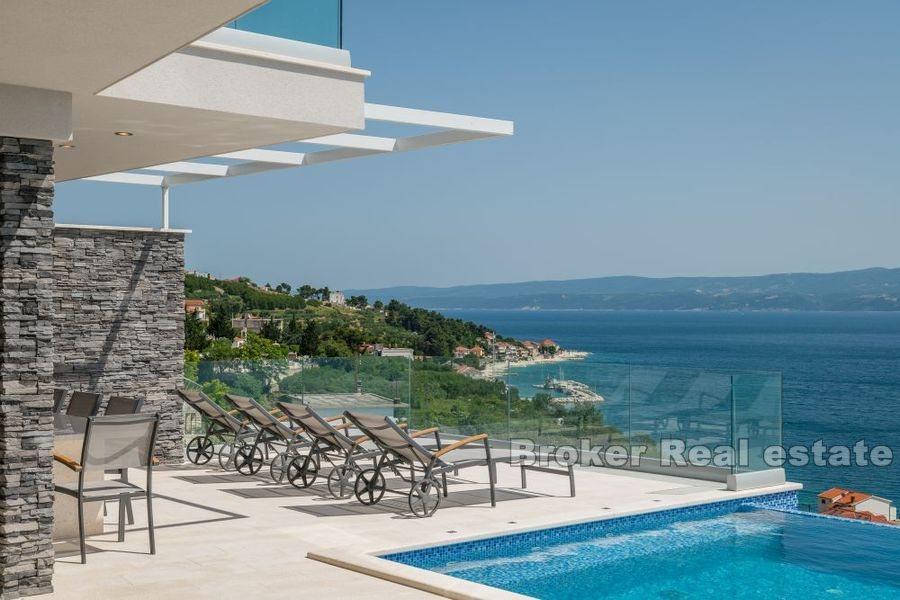Vicino a Omis - Villa moderna con vista panoramica sul mare