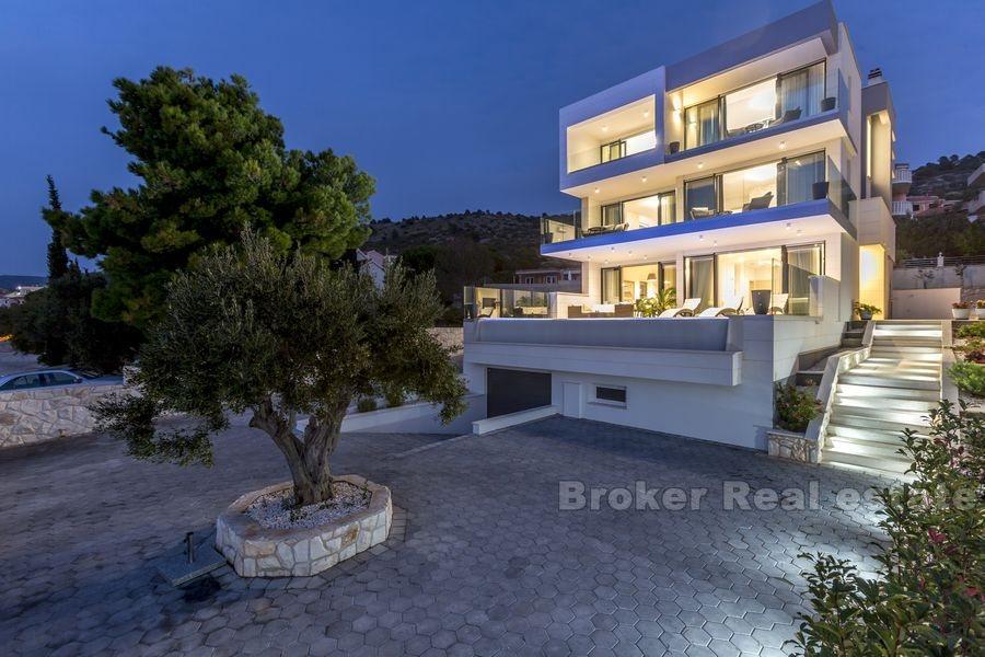 Rogoznica, luksusowa willa, pierwsza rzędna do morza