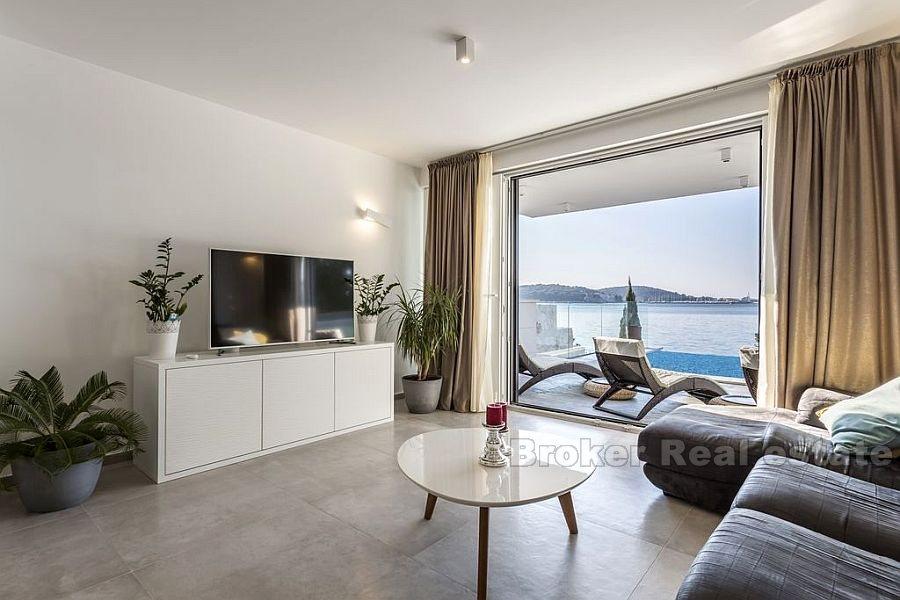 Rogoznica, luksusowa willa, pierwsza rzędna do morza