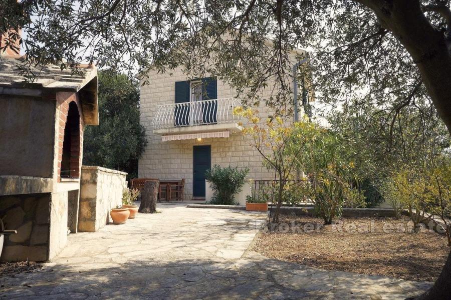 Île de Brac, Bol, maison en pierre