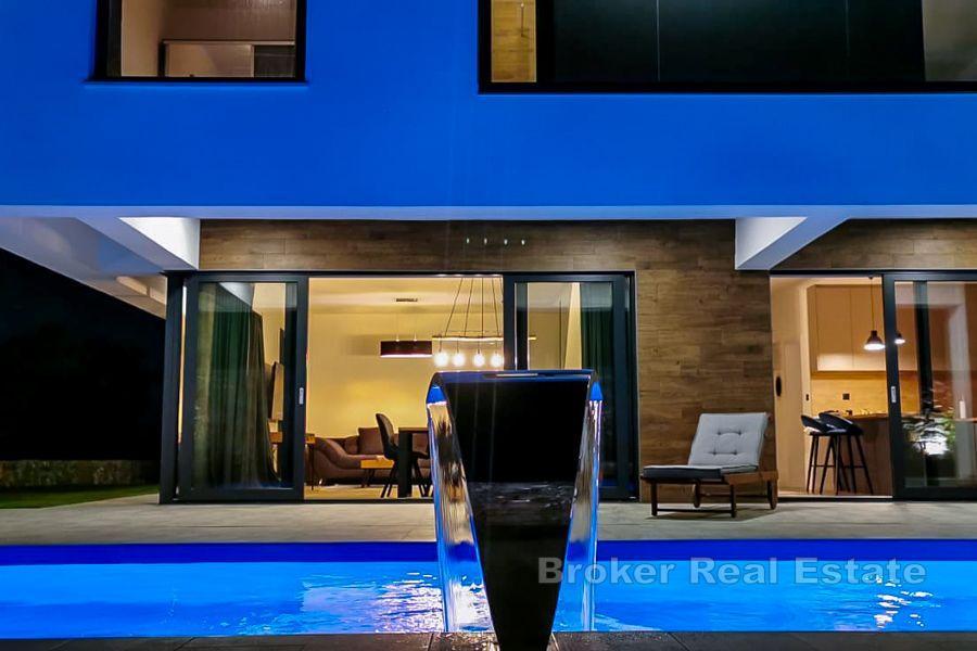 Задар - Современная вилла с бассейном