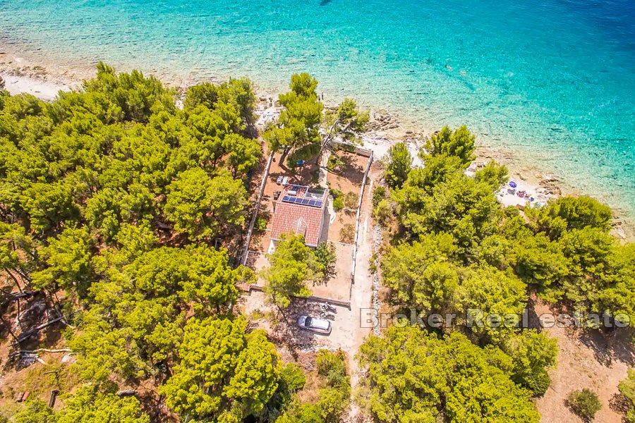 Wyspa Ciovo - Dom nad brzegiem morza