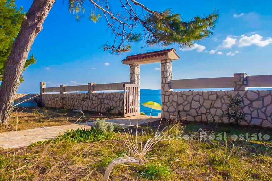 Wyspa Ciovo - Dom nad brzegiem morza