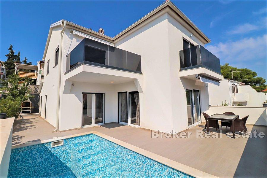 Rogoznica - Newly built house with pool and sea view