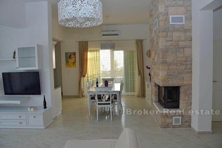 wyspa Pag, willa z basenem