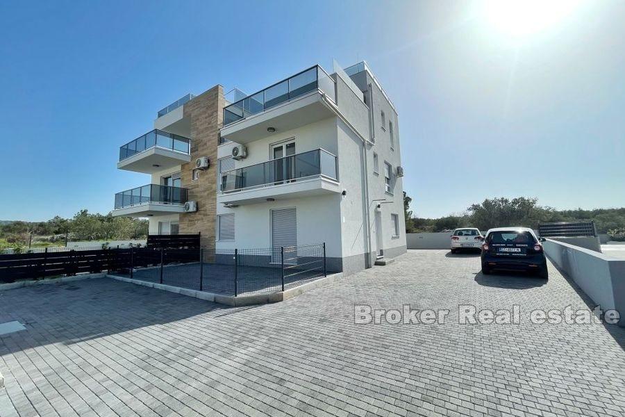 Wyspa Ciovo - Bliźniak z widokiem na morze i basenem