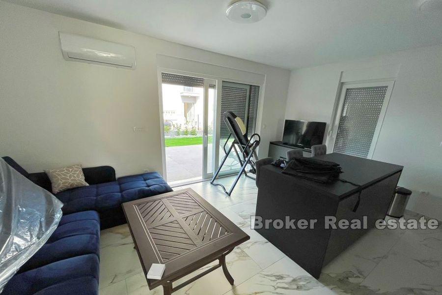 Wyspa Ciovo - Bliźniak z widokiem na morze i basenem